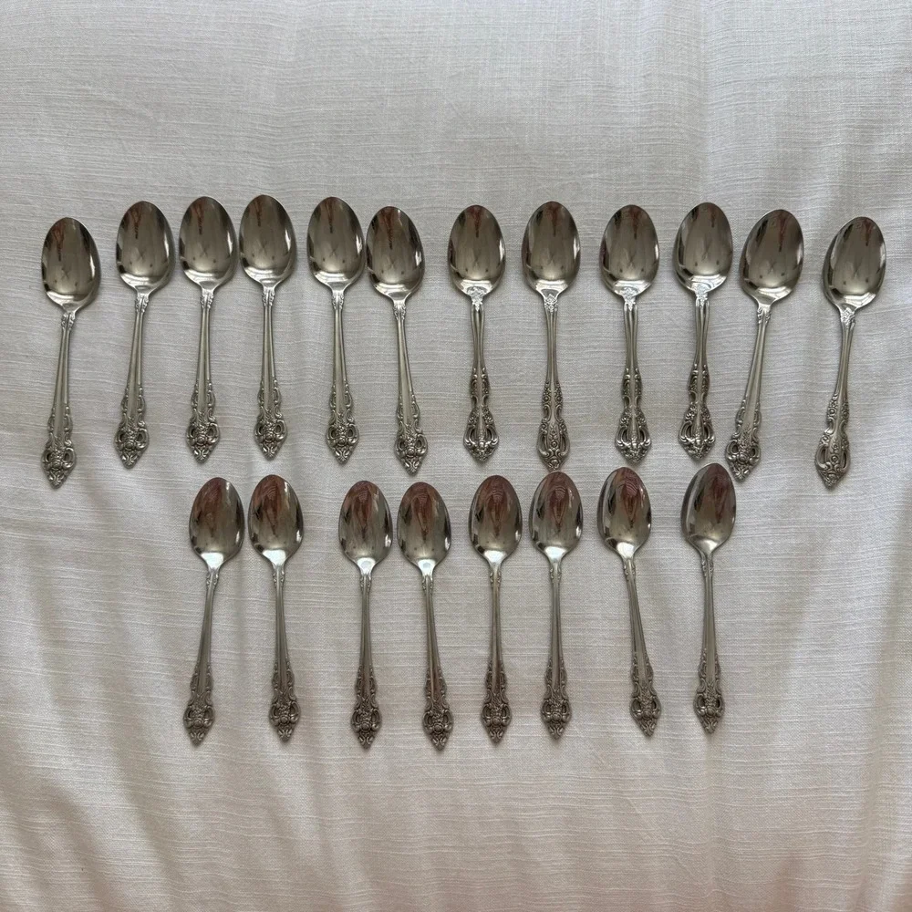Oneida Distinction Deluxe Stainless Michelangelo Flatware Set 60+ Pieces Ornate
